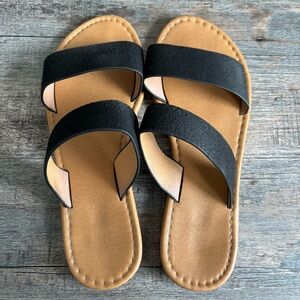 • Double Strap Flat Sandal •